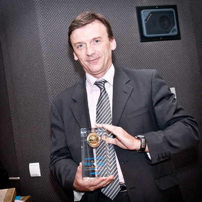 Benoit Neel, vice president and general manager, European Field Operations, accepted the award on behalf of Agilent
